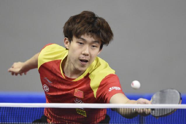 骑车危险行为引热议，功德木鱼再破碎