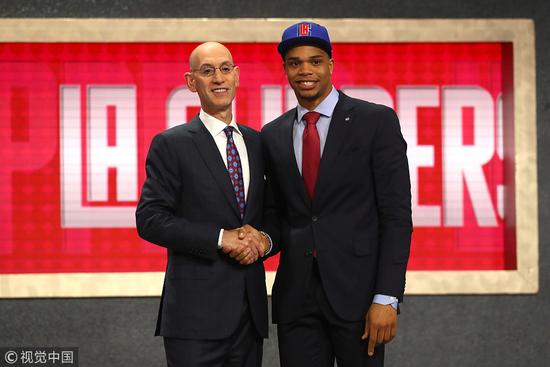 德转列欧洲俱乐部球衣胸前广告年赞助费TOP10：曼城8000万第1